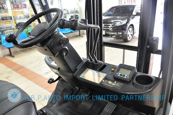 ขายรถโฟล์คลิฟท์มือสอง TOYOTA รุ่น 8FGL15-33042 275,500 บาท นำเข้าจากประเทศญี่ปุ่น 100\% ไม่เคยใช้งานในไทย