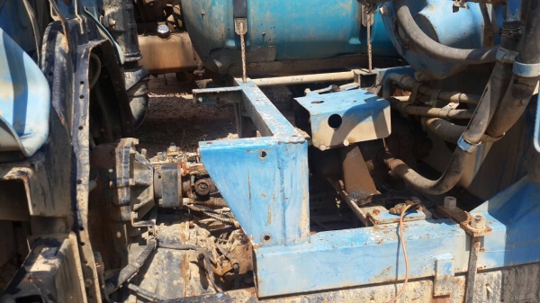 รถอีซูซุ  6  ล้อ โม่ปูน  FRR  175 แรงม้า. ปี 54.    สนใจติดต่อ  081 - 6079515