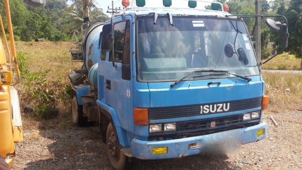 รถอีซูซุ  6  ล้อ โม่ปูน  FRR  175 แรงม้า. ปี 54.    สนใจติดต่อ  081 - 6079515