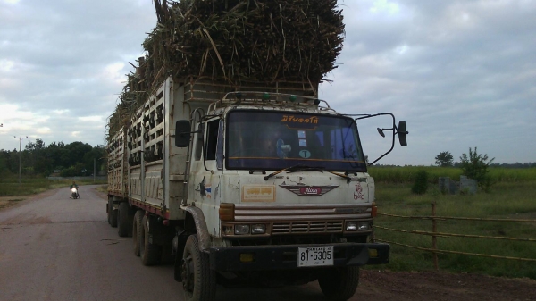 รถพ่วง แม่+ลูก 880000 บ.