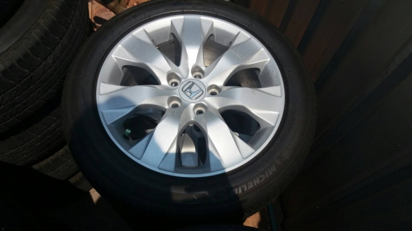 ขายล้อแม็ก HONDA Accord 17x5H พร้อมยาง MICHELIN 225/50R17 ขายล้อแม็ก HONDA Accord 17x5H พร้อมยาง MICHELIN 225/50R17