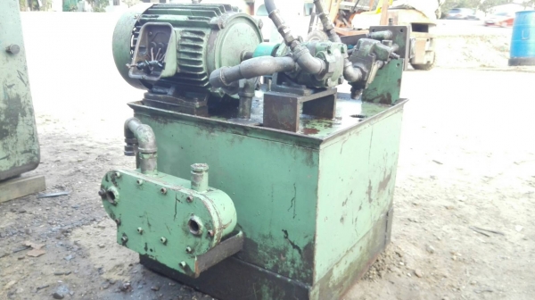 Sell> ปั้มน้ำมันไฮดรอลิค มอเตอร์ HITACHI JAPAN 10 HP 380V พร้อมวาล์วคอนโทรลไฟฟ้า วิ่งเงียบเครื่องเดินนิ่มพร้อมใช้