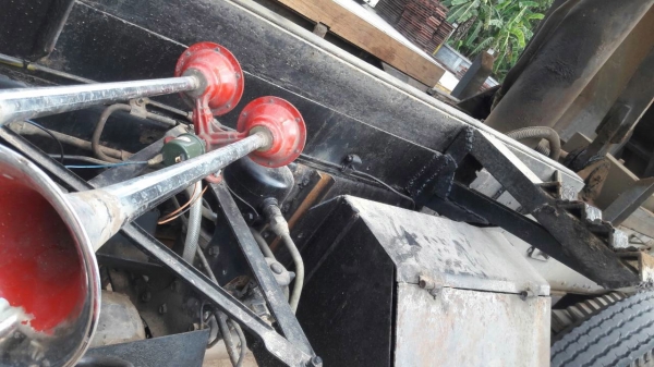 รถอีซูซุ 10 ล้อดั้ม FVZ  175 แรงม้า. , ( ร็อคเล็ก. )    สนใจติดต่อ  081 - 6079515