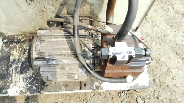 Sell> ขายชุดปั้มไฮดรอลิค Power Unit Daikin มอเตอร์ 2 แรง พร้อมคอนโทรลไฟฟ้า