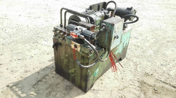 Sell> ขายชุดปั้มไฮดรอลิค Power Unit Nachi มอเตอร์ 3 แรง มาพร้อมคอนโทรลไฟฟ้า พร้อมใช้งาน สภาพสวยครับ