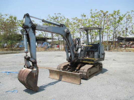 ขายด่วน  รถขุดเล็ก IHI IS-35S  โทร. 080-8704656 และ 081-2792619