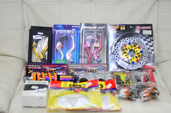 อะไหล่ !!!! ชาลี  มังกี้ กอลิล่า แต่ง  มีมากกว่า 100++ แบบ โครง cnc รวมของแต่งท่อ เบาะ เพียบ ราคาเริ่มต้น.........