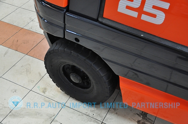 ขายรถโฟล์คลิฟท์มือสอง TOYOTA รุ่น 6FG25-30251 ราคา 295,000 บาท สภาพเดิมจากญี่ปุ่น