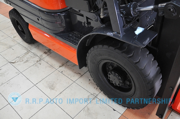 ขายรถโฟล์คลิฟท์มือสอง TOYOTA รุ่น 6FG25-30251 ราคา 295,000 บาท สภาพเดิมจากญี่ปุ่น