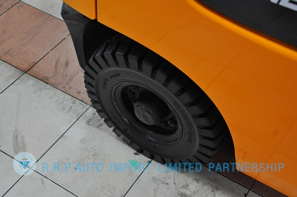 ขายรถโฟล์คลิฟท์มือสอง TOYOTA รุ่น7FD15-13445 ราคา 285,000 บาท นำเข้าจากประเทศญี่ปุ่น 100\% ไม่เคยใช้งานในไทย