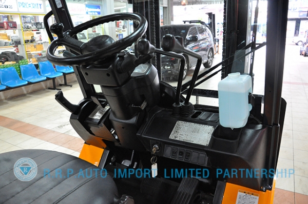 ขายรถโฟล์คลิฟท์มือสอง TOYOTA รุ่น7FD15-13445 ราคา 285,000 บาท นำเข้าจากประเทศญี่ปุ่น 100\% ไม่เคยใช้งานในไทย