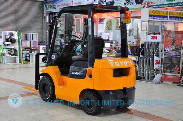 ขายรถโฟล์คลิฟท์มือสอง TOYOTA รุ่น7FD15-13445 ราคา 285,000 บาท นำเข้าจากประเทศญี่ปุ่น 100\% ไม่เคยใช้งานในไทย