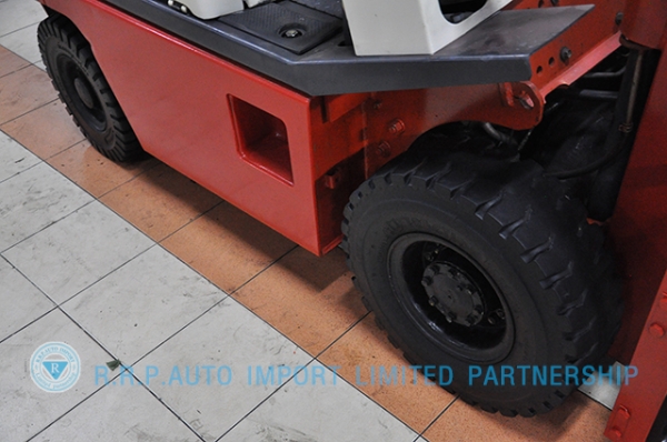 ขายรถโฟล์คลิฟท์มือสอง NISSAN รุ่น H01-004203 ราคา155,000 บาทนำเข้าจากประเทศญี่ปุ่น 100\% ไม่เคยใช้งานในประเทศไทย