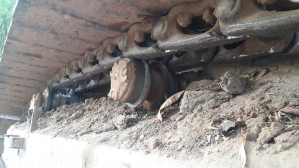 ขายรถแบ็คโฮ Komatsu pc200 รุ่น 5 เครื่องเดิม ปั๊มเดิม ไฟฟ้าครบ เอวแน่น คอนโทรลสั้น เอกสารเล่มทะเบียน