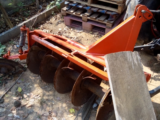 ขายคูโบต้า 45 แรง 2 เพลา 1650 ชม.พร้อมอุปกรณ์ 4 อย่าง ดันหน้า พาน 5 พาน 3 โรตารี่ ขายคูโบต้า 45 แรง 2 เพลา 1650 ชม.พร้อมอุปกรณ์ 4 อย่าง ดันหน้า พาน 5 พาน 3 โรตารี่