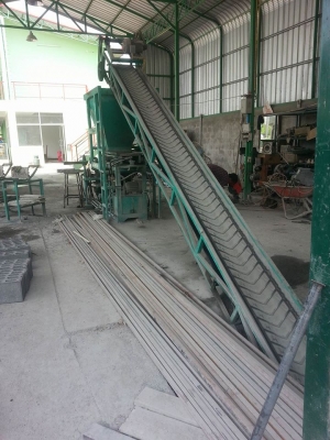 ขายเครื่องอัดอิฐบล็อก ระบบไฮโดรลิค ออก4ก้อน