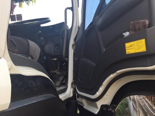 10 ล้อหัวลาก 360 แรง ISUZU MP1GXZ77N9T0000780 รถสวยเดิมๆ ใช้น้อยมาก รถไม่ซ้ำ เล่มพร้อม