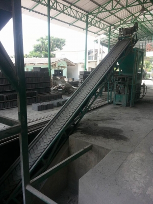 ขายเครื่องอัดอิฐบล็อก ราคา250000บาท ต่อรองได้ถ้าสนใจจริงระบบไฮโดรลิค ออก4ก้อน