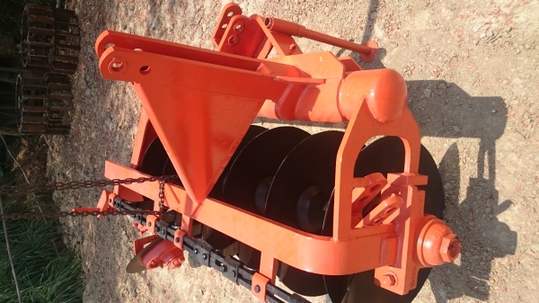 ขายผาน CMT.  6*24  โครงหนาหนัก สภาพเหมือนใหม่ ใช้งานครั้งเดียว เก่าเก็บ เลยพ่นสีใหม่  ใบเต็ม รูสลักยังสวย ใส่รถ50-60 แรง