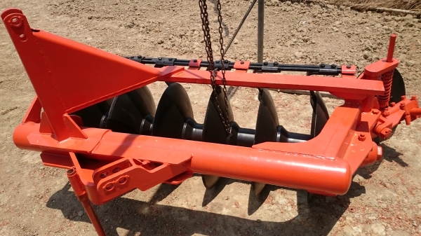 ขายผาน CMT.  6*24  โครงหนาหนัก สภาพเหมือนใหม่ ใช้งานครั้งเดียว เก่าเก็บ เลยพ่นสีใหม่  ใบเต็ม รูสลักยังสวย ใส่รถ50-60 แรง