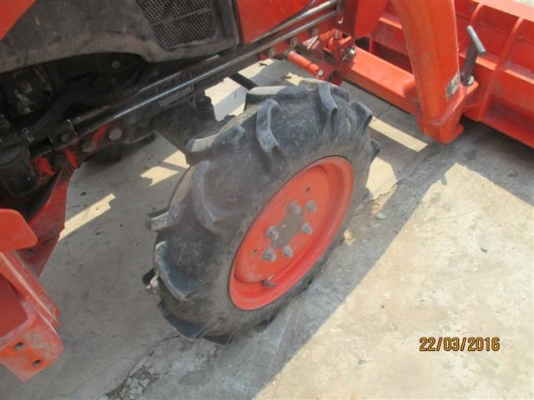 ฟรีดาวน์ KUBOTA MAX B2140 รถปี 58 พร้อมใบดัน ชั่วโมงน้อย