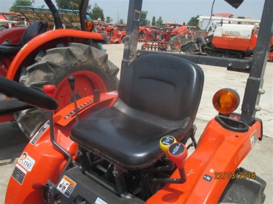 ฟรีดาวน์ KUBOTA MAX B2140 รถปี 58 พร้อมใบดัน ชั่วโมงน้อย