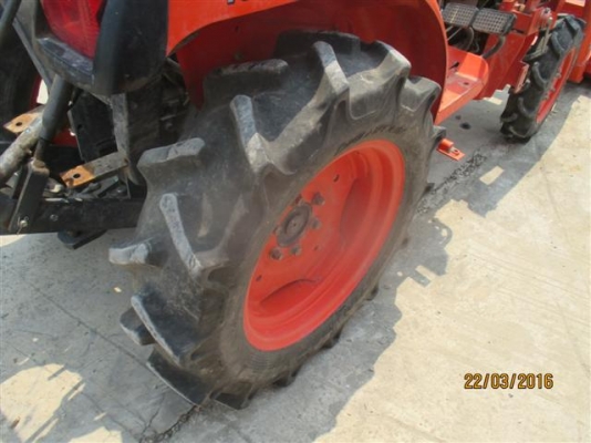 ฟรีดาวน์ KUBOTA MAX B2140 รถปี 58 พร้อมใบดัน ชั่วโมงน้อย