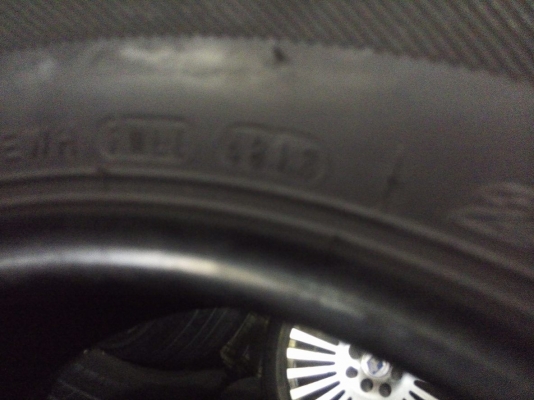 ยางถอดจากรถป้ายแดง 215-70-16 สภาพดีใช้คุ้ม