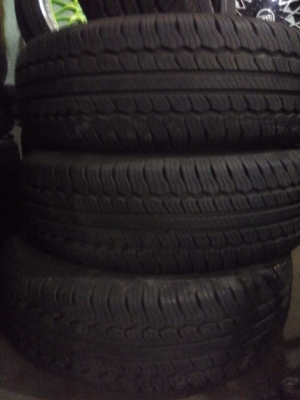 ยางถอดจากรถป้ายแดง 215-70-16 สภาพดีใช้คุ้ม