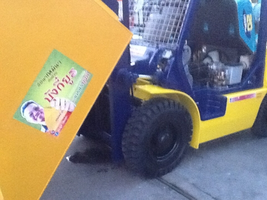 แหล่งรวมรถโฟลค์ลิฟท์งาเทฮิ้งค์ฟอร์คงากระดกเทได้สำหรับตักยางก้อนยางพาราและยางถ้วย