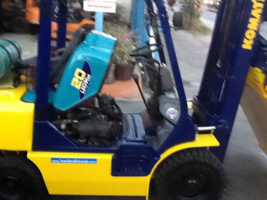 แหล่งรวมรถโฟลค์ลิฟท์งาเทฮิ้งค์ฟอร์คงากระดกเทได้สำหรับตักยางก้อนยางพาราและยางถ้วย