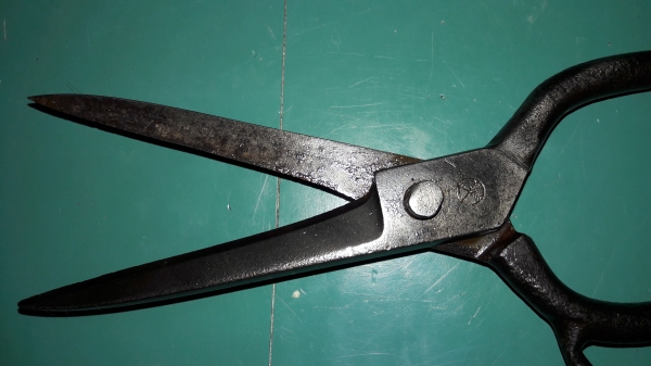 ขายกรรไกรหางงานเก่าเยอรมันตราศรคู่ ขายกรรไกรหางงานเก่าเยอรมันตราศรคู่