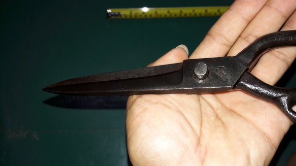 ขายกรรไกรหางงานเก่าเยอรมันตราศรคู่ ขายกรรไกรหางงานเก่าเยอรมันตราศรคู่