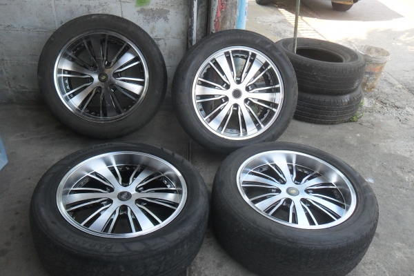 ล้อแม็ก20นิ้ว6รู พร้อมยาง สวยๆ 4 ล้อ ราคา 9900 บาท