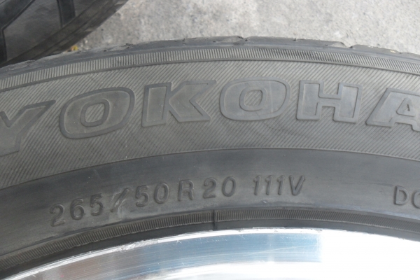 ล้อแม็ก20นิ้ว6รู พร้อมยาง สวยๆ 4 ล้อ ราคา 9900 บาท