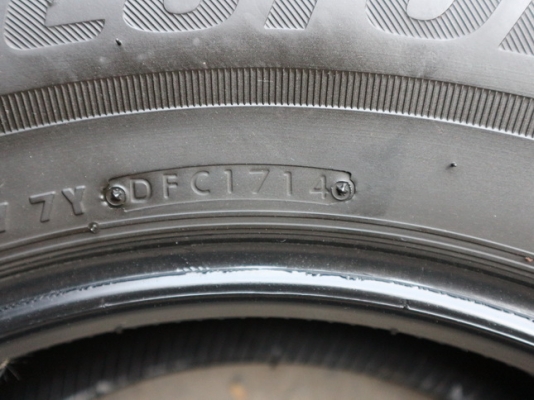 ยาง Bridgstone 265-65-17 ปี 14 รุ่น Ecopla EP 850 ครบชุด 4 เส้น 5000  ไม่ควรพลาด สภาพสวยๆไม่บวมดอกยางเหลือเยอะ