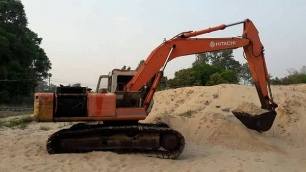 ขายรถขุด แบคโค HITACHI EX200-1 สภาพพร้อมใช้งาน เอกสารใบซื้อขาย สนใจโทร 090-8588220คุณนะ 093-3258446คุณบิว หรือเข้าดูสินค้าอื่นๆได้ที่ www.truck.in.th/498 หรือเพจFacebook ณรงค์ ซื้อขายรถมือสอง (เว็บไซต์ส่วนตัว) หรือFacebook คุณนะ รถบรรทุก