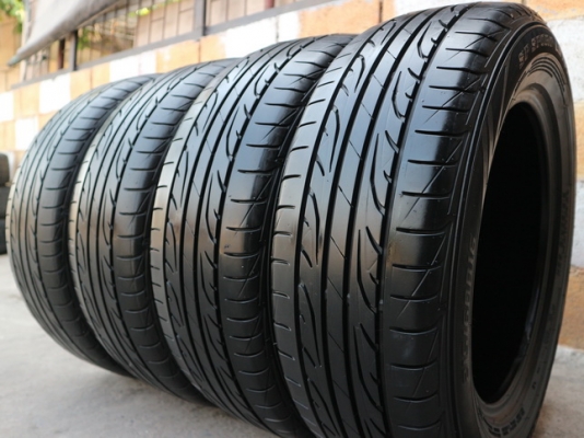 ยาง DUNLOP 215-60-16 ปี 14 ครบชุด 4 เส้น 3500 สภาพสวยๆดอกยางนิ่มๆไม่บวมเอาไปวิ่งกันยาวๆราคาเบาๆค่ะ