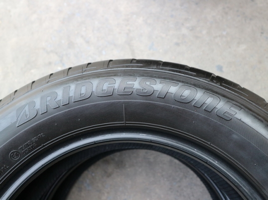 ยาง Bridgstone 215-60-16 ปี 15 รุ่น Ecopla ครบชุด 4 เส้น 4500 ไม่ควรพลาด สภาพสวยๆไม่บวมดอกยางเหลือเยอะวิ่งใด้อีกนานค่ะ