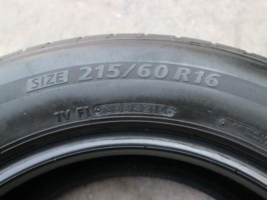 ยาง Bridgstone 215-60-16 ปี 15 รุ่น Ecopla ครบชุด 4 เส้น 4500 ไม่ควรพลาด สภาพสวยๆไม่บวมดอกยางเหลือเยอะวิ่งใด้อีกนานค่ะ