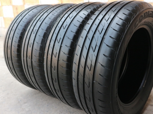 ยาง Bridgstone 215-60-16 ปี 15 รุ่น Ecopla ครบชุด 4 เส้น 4500 ไม่ควรพลาด สภาพสวยๆไม่บวมดอกยางเหลือเยอะวิ่งใด้อีกนานค่ะ