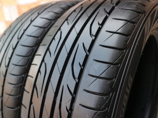 ยาง DUNLOP 205-55-16 ปี 14 2 เส้น 1800 สภาพสวยๆดอกยางนิ่มๆไม่มีปะไม่บวมเอาไปวิ่งกันยาวๆราคาเบาๆค่ะ