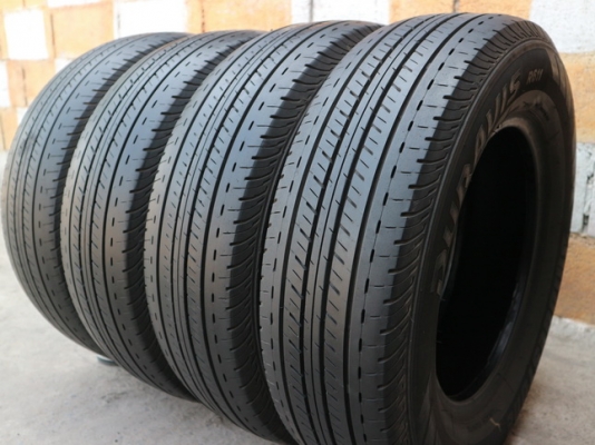 ยาง Bridgstone 205-70-15 ปี 14 ครบชุด 4 เส้น 4000 สภาพสวยๆดอกยางนิ่มๆไม่บวมเอาไปวิ่งกันยาวๆราคาเบาๆค่ะ