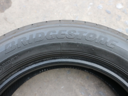 ยาง Bridgstone 185-60-15 ปี 15 รุ่น Ecopla ครบชุด 4 เส้น 3000 ไม่ควรพลาด สภาพสวยๆไม่มีปะไม่บวมดอกยางเหลือเยอะวิ่งใด้อีกนานค่ะ