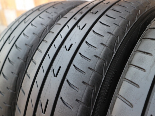 ยาง Bridgstone 185-60-15 ปี 15 รุ่น Ecopla ครบชุด 4 เส้น 3000 ไม่ควรพลาด สภาพสวยๆไม่มีปะไม่บวมดอกยางเหลือเยอะวิ่งใด้อีกนานค่ะ