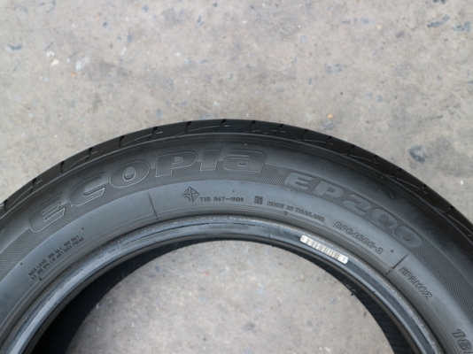 ยาง Bridgstone 185-60-15 ปี 15 รุ่น Ecopla ครบชุด 4 เส้น 3000 ไม่ควรพลาด สภาพสวยๆไม่มีปะไม่บวมดอกยางเหลือเยอะวิ่งใด้อีกนานค่ะ