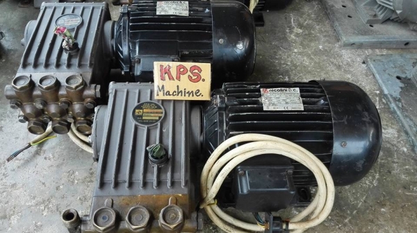 ** ขายแล้วครับ!! ** ปั้มฉีดน้ำแรงดันสูง INTER PUMP Made in ITALY 4 HP 380V แรงดัน 80 bar. สภาพสวยพร้อมใช้มาเทสได้ครับ.