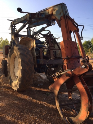 ขายรถคีบราคาถูก