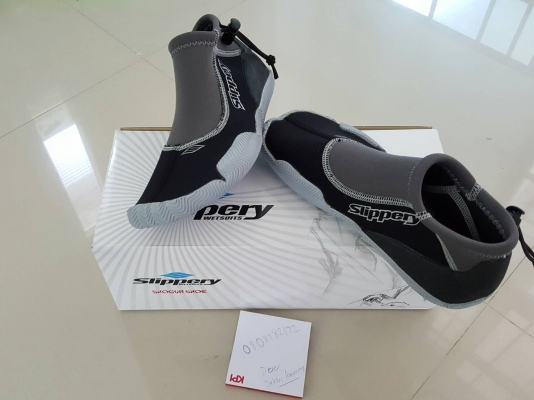 รองเท้า slippery 2016 ของใหม่มี  size us8ถึง10