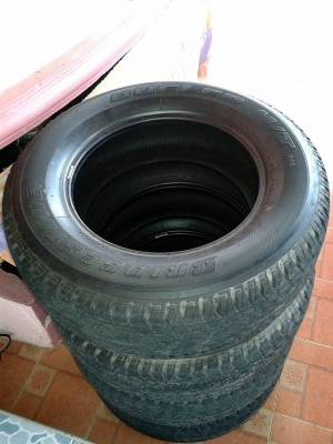 ต้องการขายยางบริดสโตน  255/65 ขอบ 17  4 เส้น สภาพดีมาขาย 4500 ครับราคาต่อรองได้